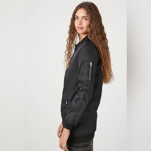 Forever 21 Women's black Bomber Jacket zip up size Small